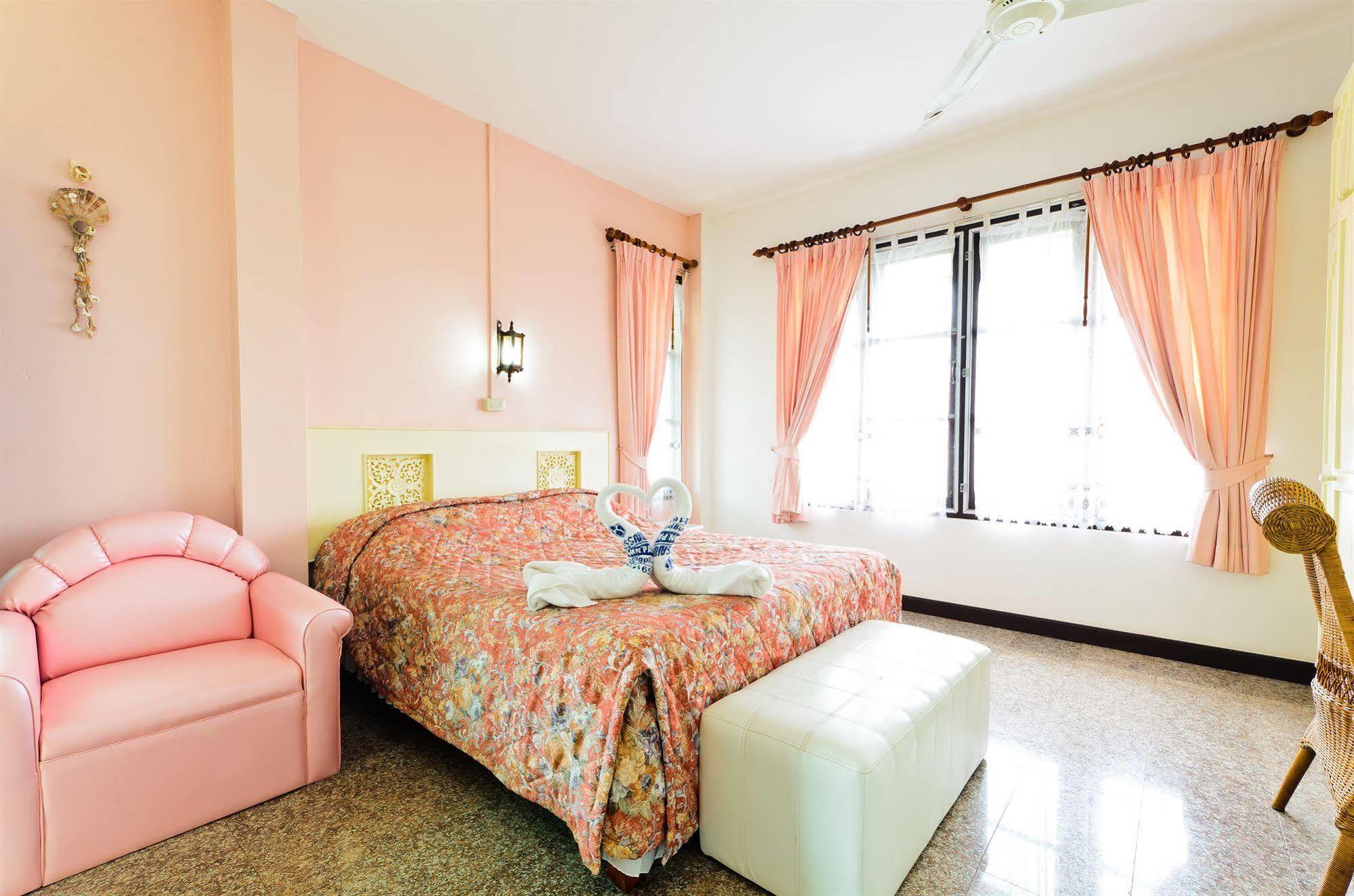 Sananwan Beach B&B Bang Saphan Noi Exterior photo