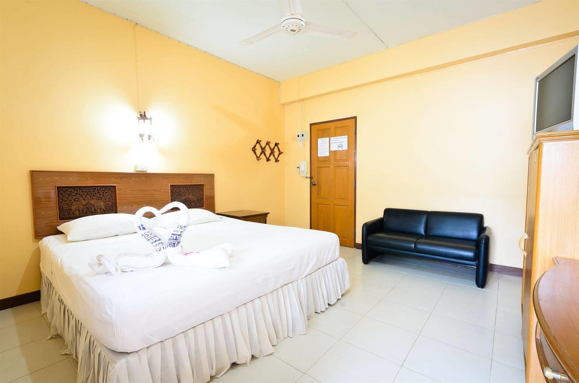 Sananwan Beach B&B Bang Saphan Noi Exterior photo